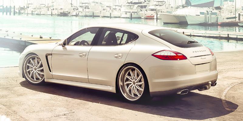 Porsche Panamera Entourage